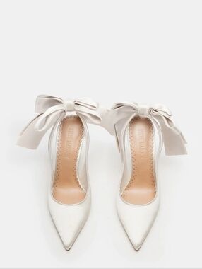 TEACUP WHITE SATIN HEEL